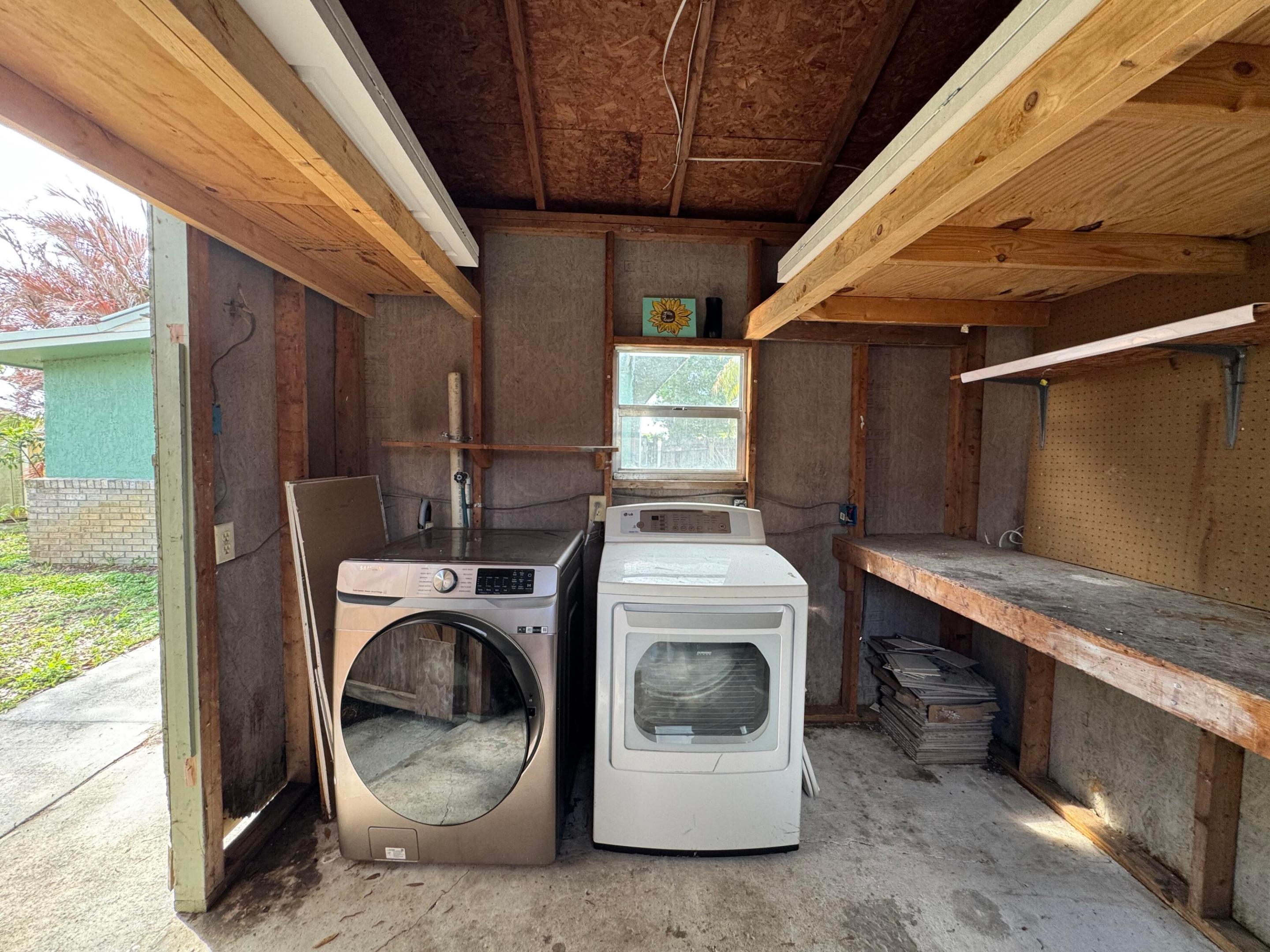 DIXIE HEIGHTS UNIT NO 1 - Residential Lease