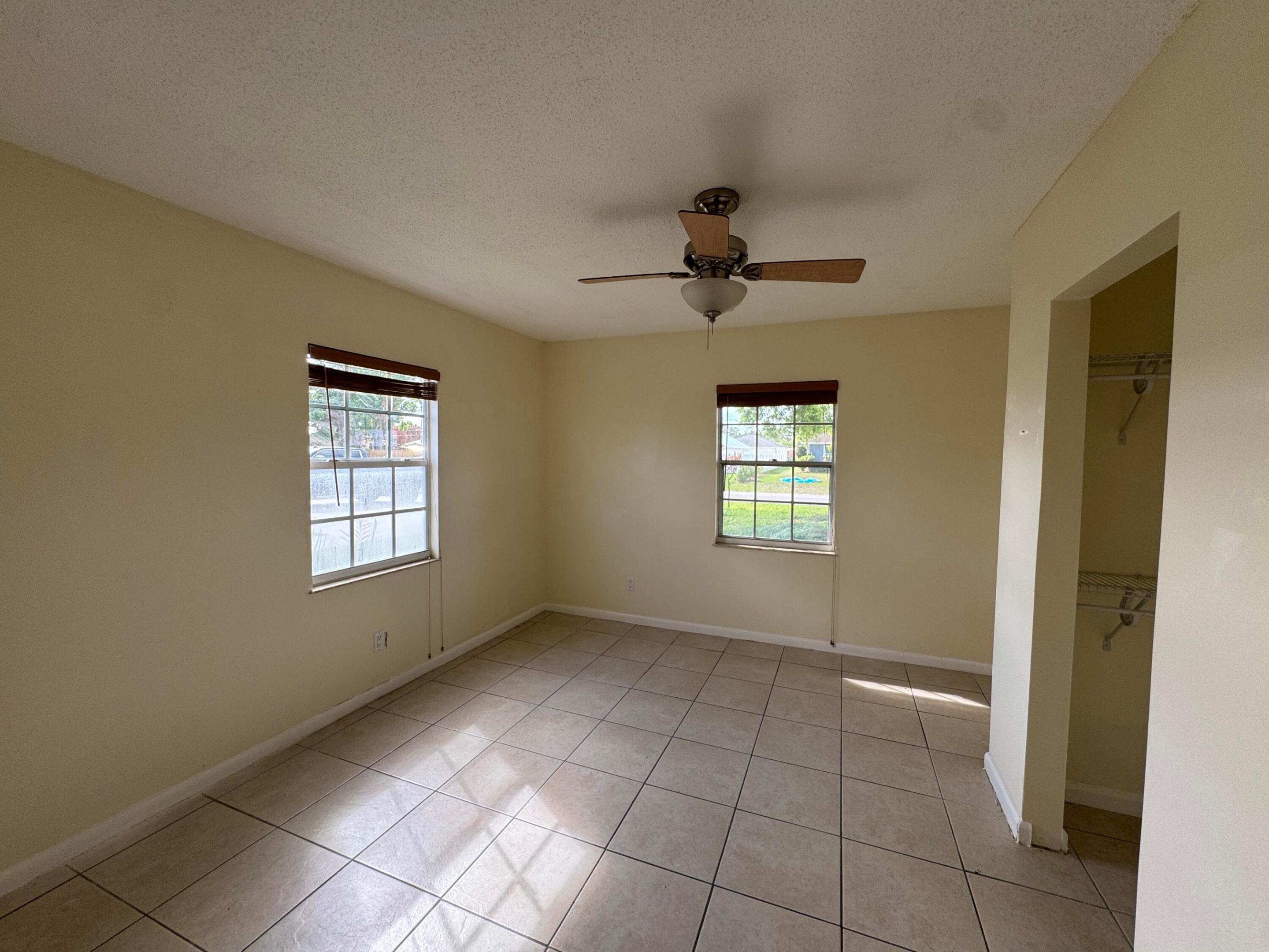 DIXIE HEIGHTS UNIT NO 1 - Residential Lease