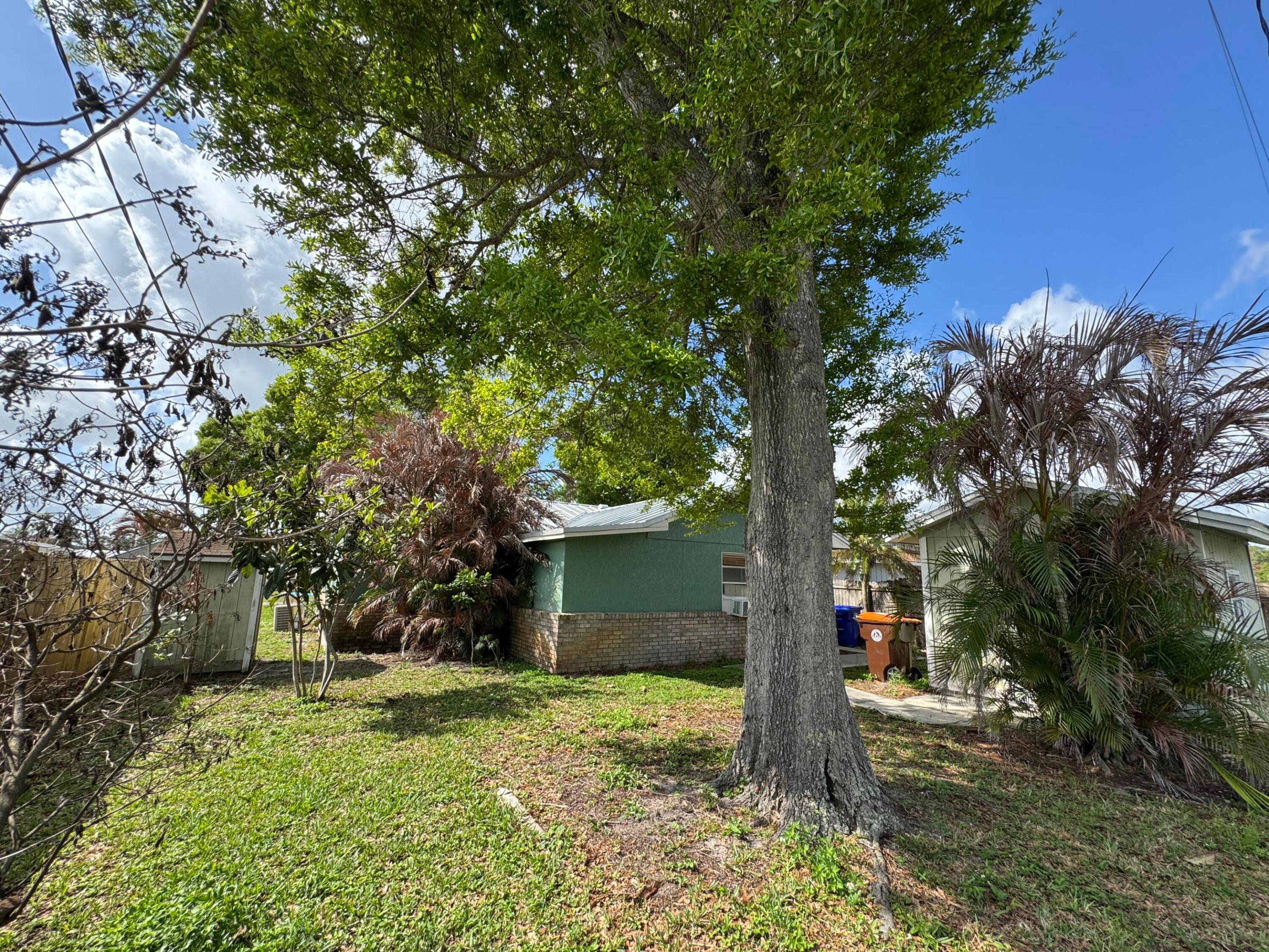 DIXIE HEIGHTS UNIT NO 1 - Residential Lease