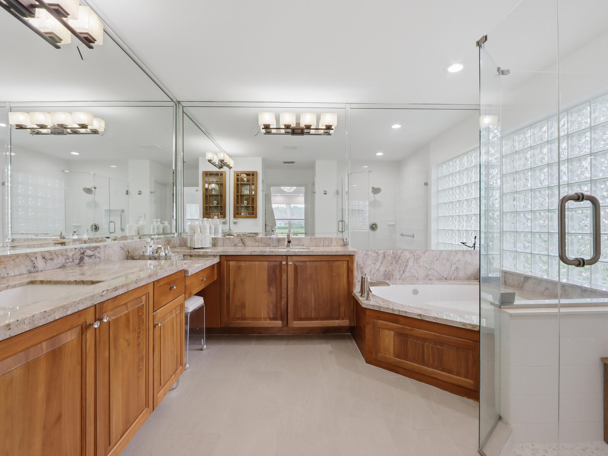 VALENCIA ISLES 1 - Residential