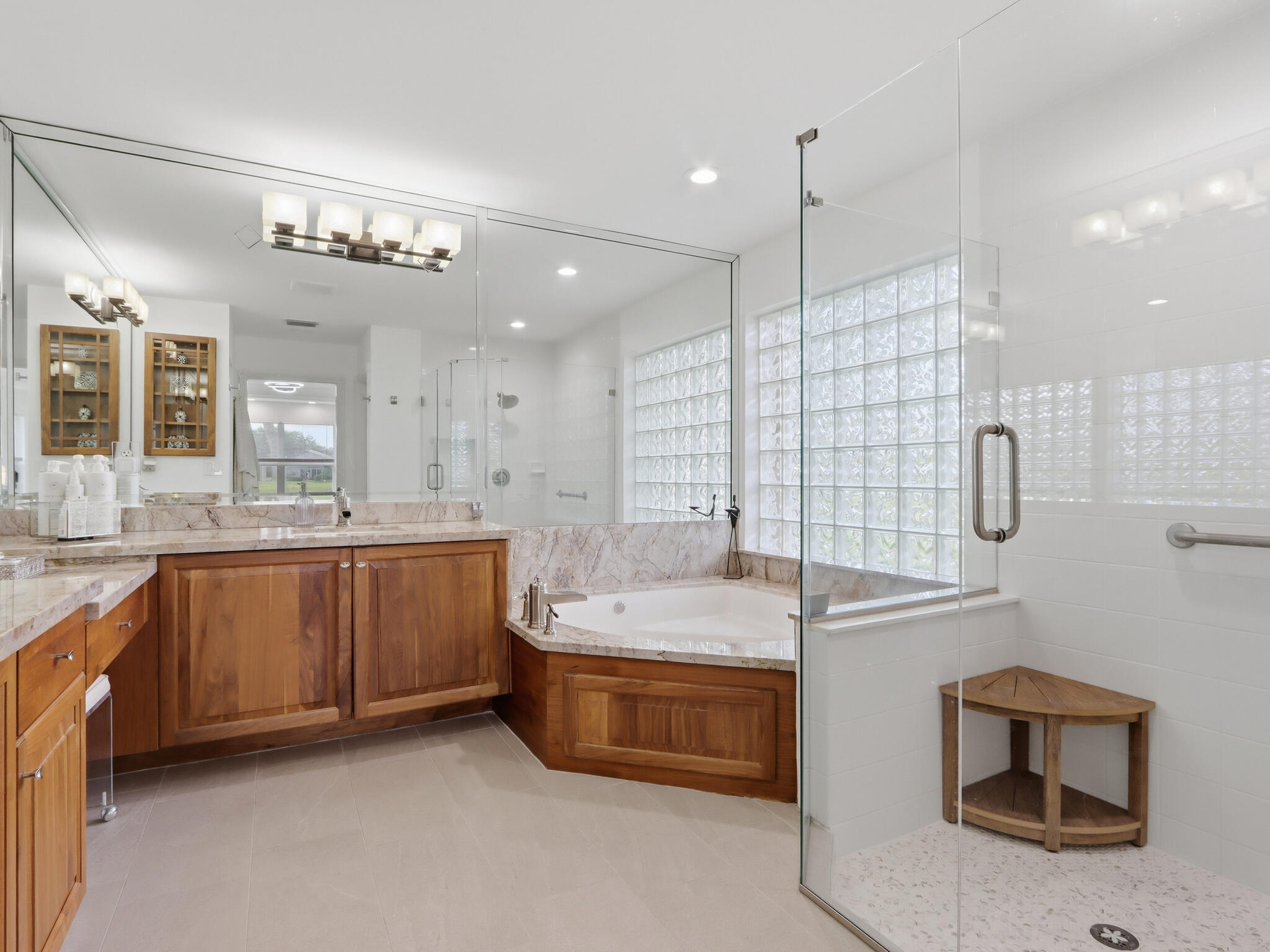 VALENCIA ISLES 1 - Residential