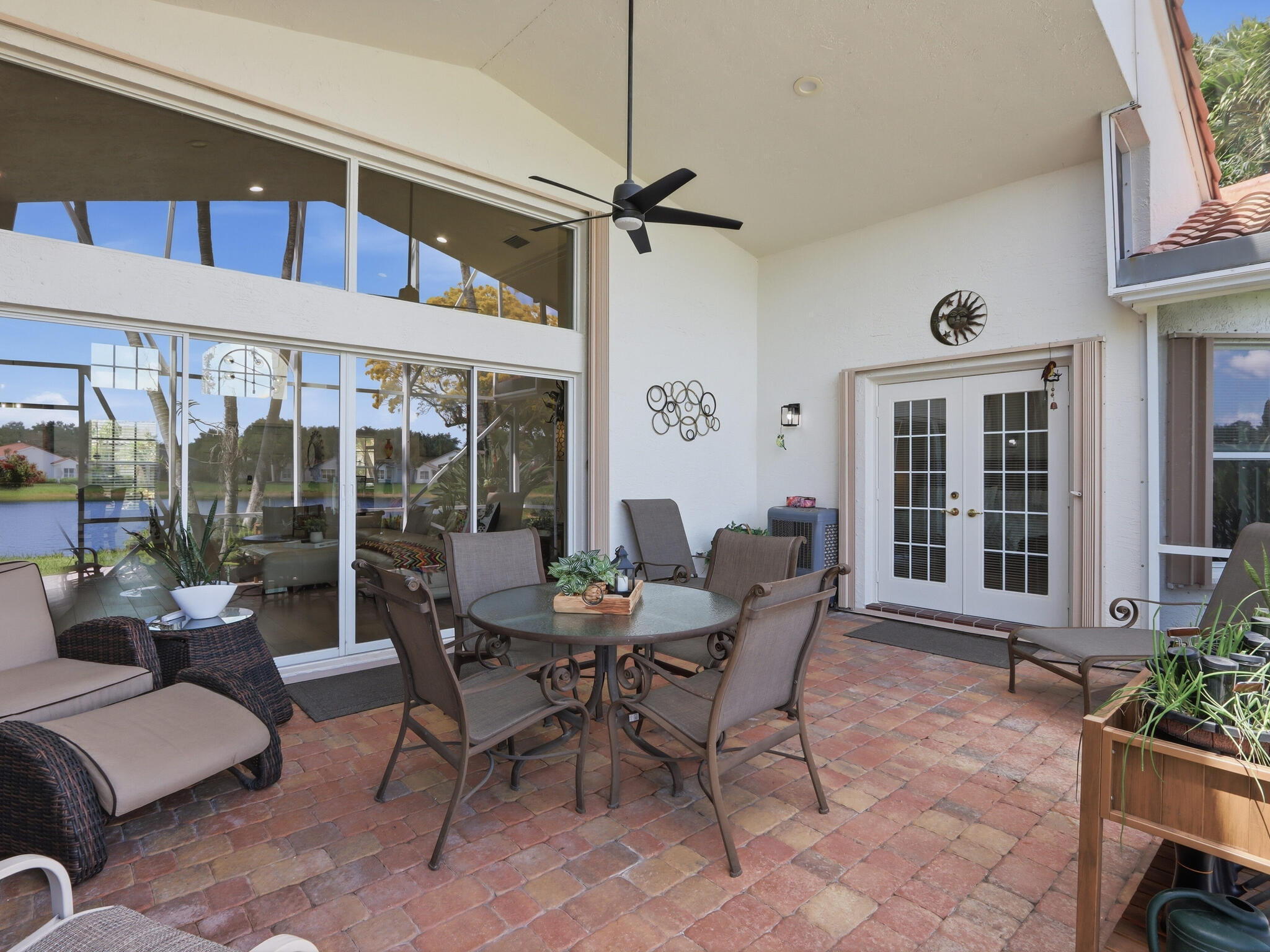 VALENCIA ISLES 1 - Residential