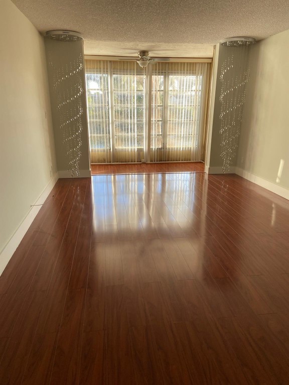 SUNRISE LAKES 3 - Residential