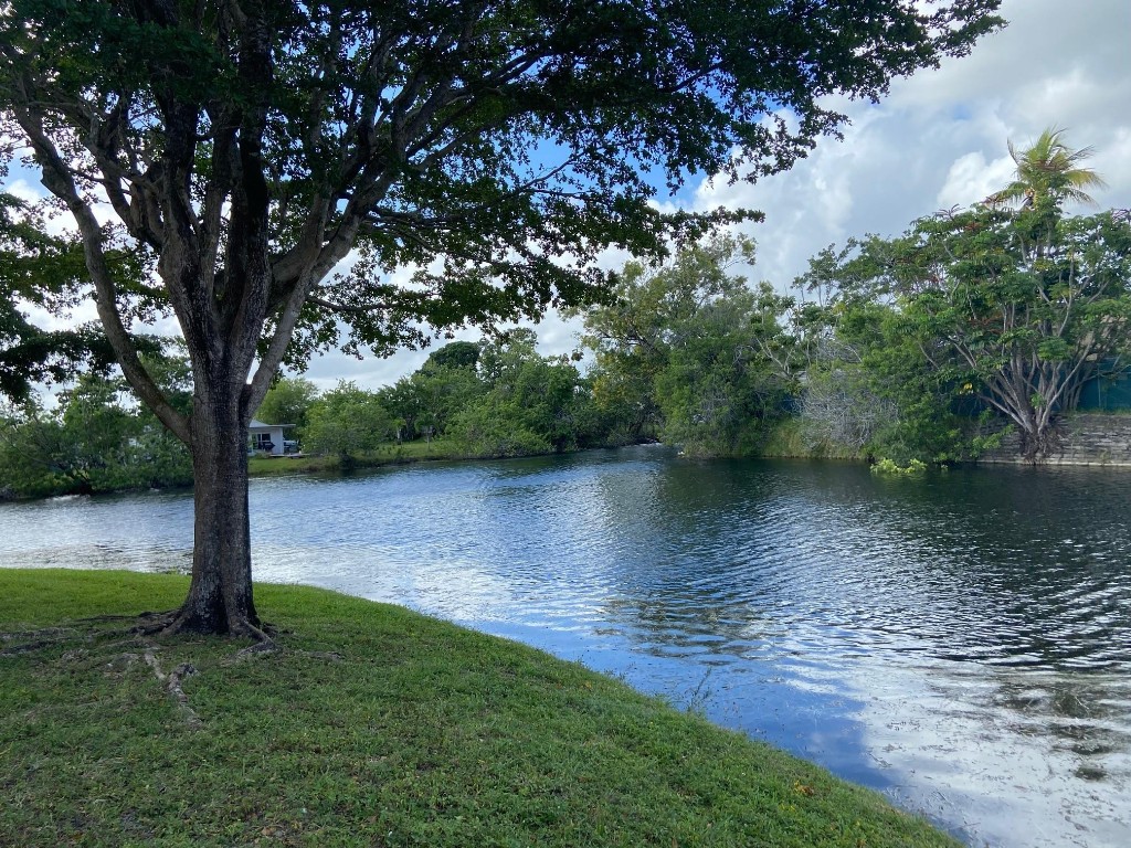 SUNRISE LAKES 3 - Residential