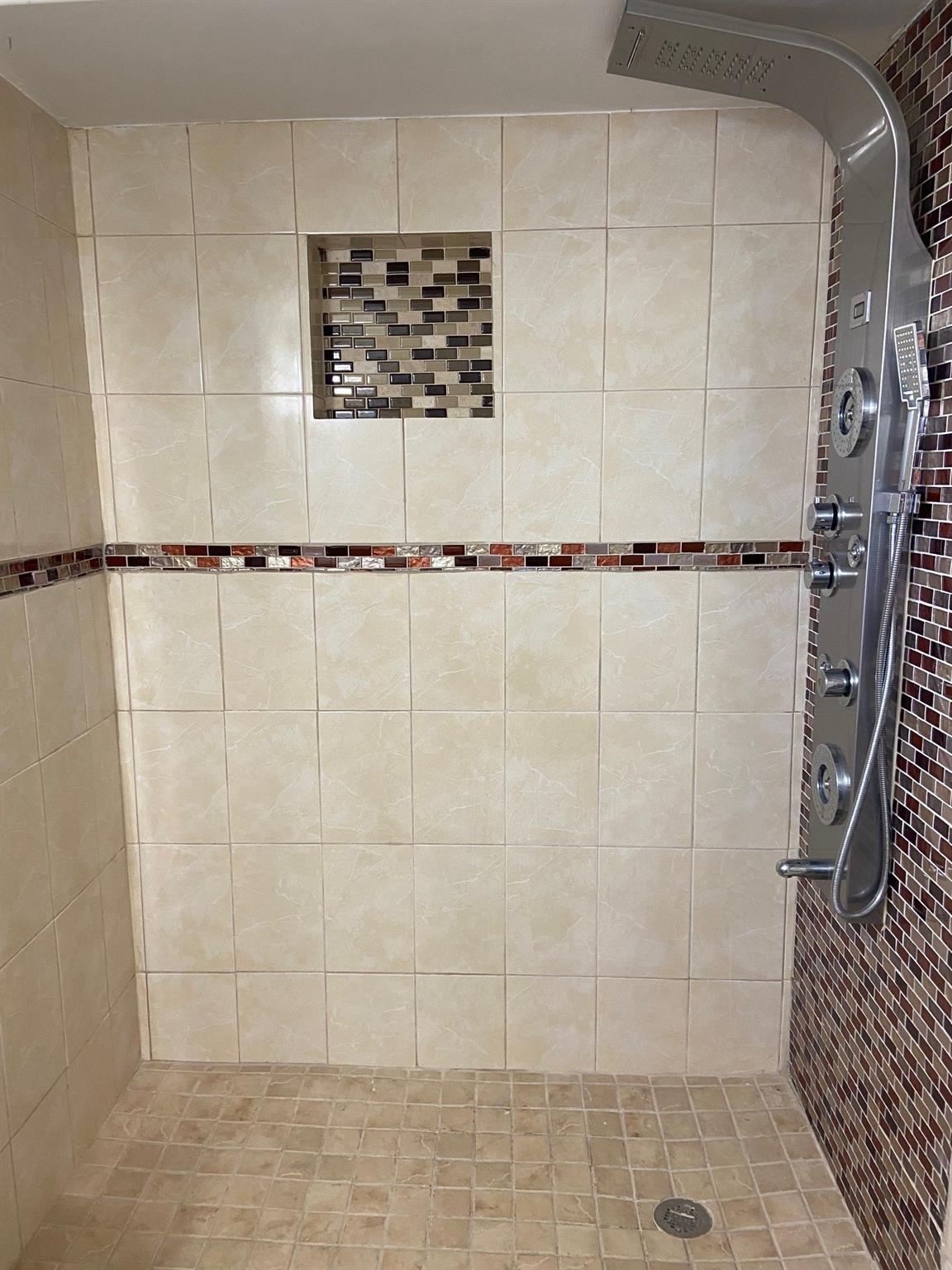 SUNRISE LAKES 3 - Residential