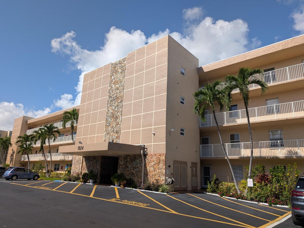 Photo of 1024 SE 5TH Avenue #308, Dania Beach, FL 33004 (MLS # B26076528)