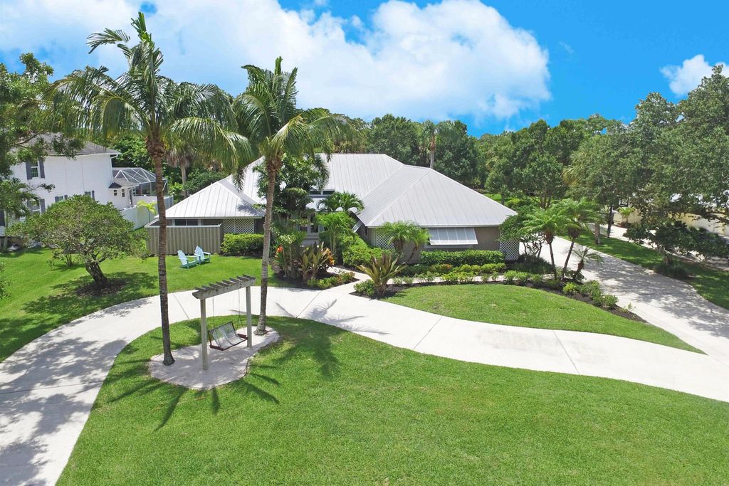 Photo of 19642 Red Maple Lane, Jupiter, FL 33458 (MLS # R10912329)