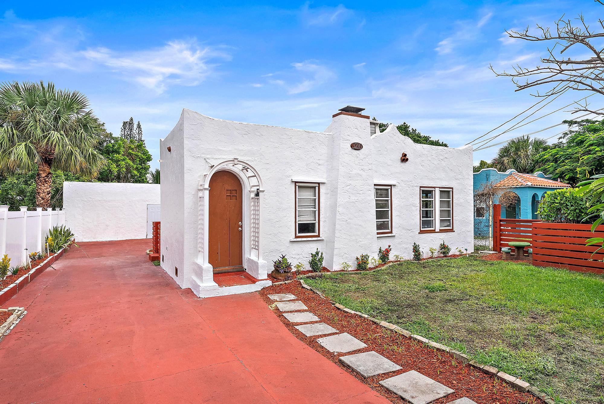 3210 Greenwood Avenue