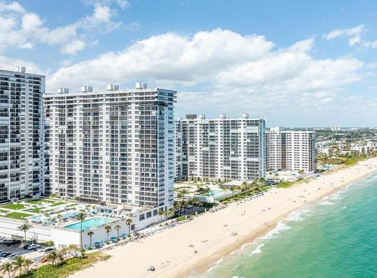 PLAZA SOUTH CONDO - Residential Lease