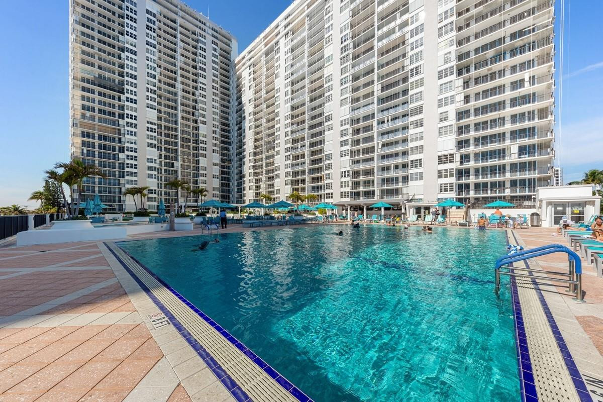 PLAZA SOUTH CONDO - Residential Lease