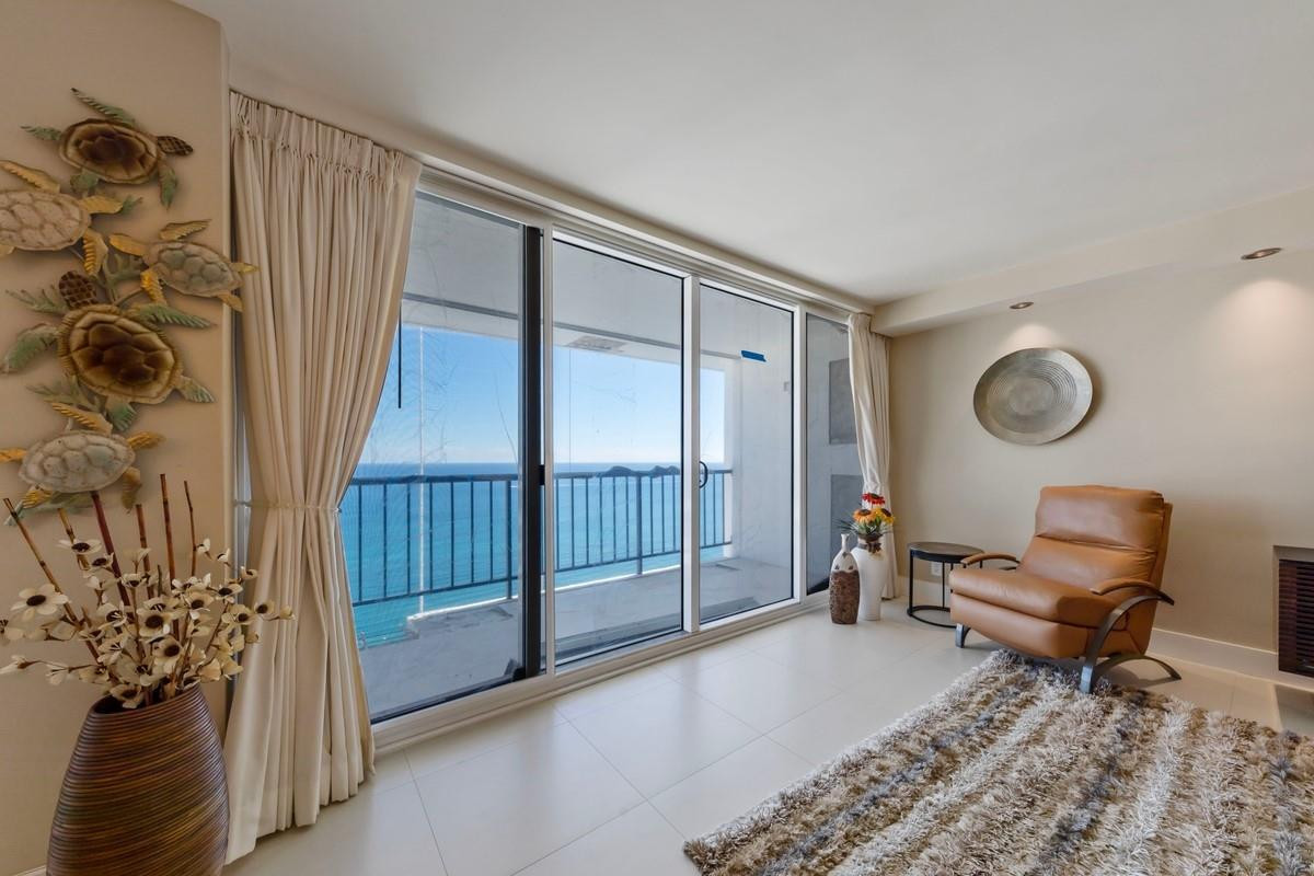 PLAZA SOUTH CONDO - Residential Lease