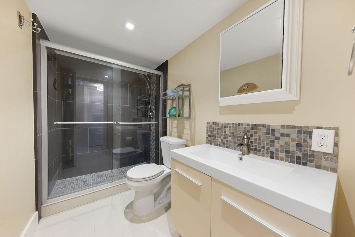 PLAZA SOUTH CONDO - Residential Lease