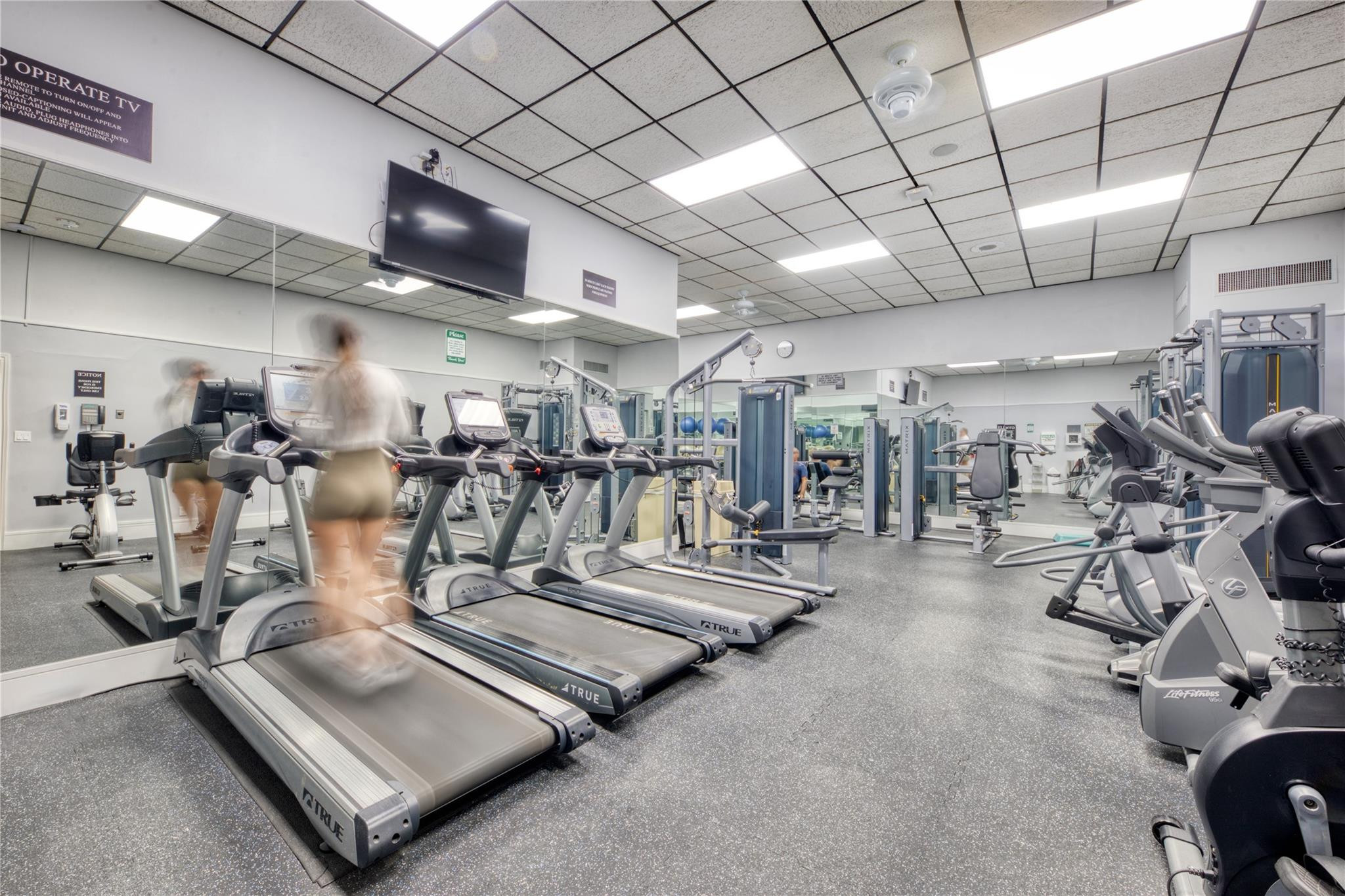 PLAZA SOUTH CONDO - Residential Lease