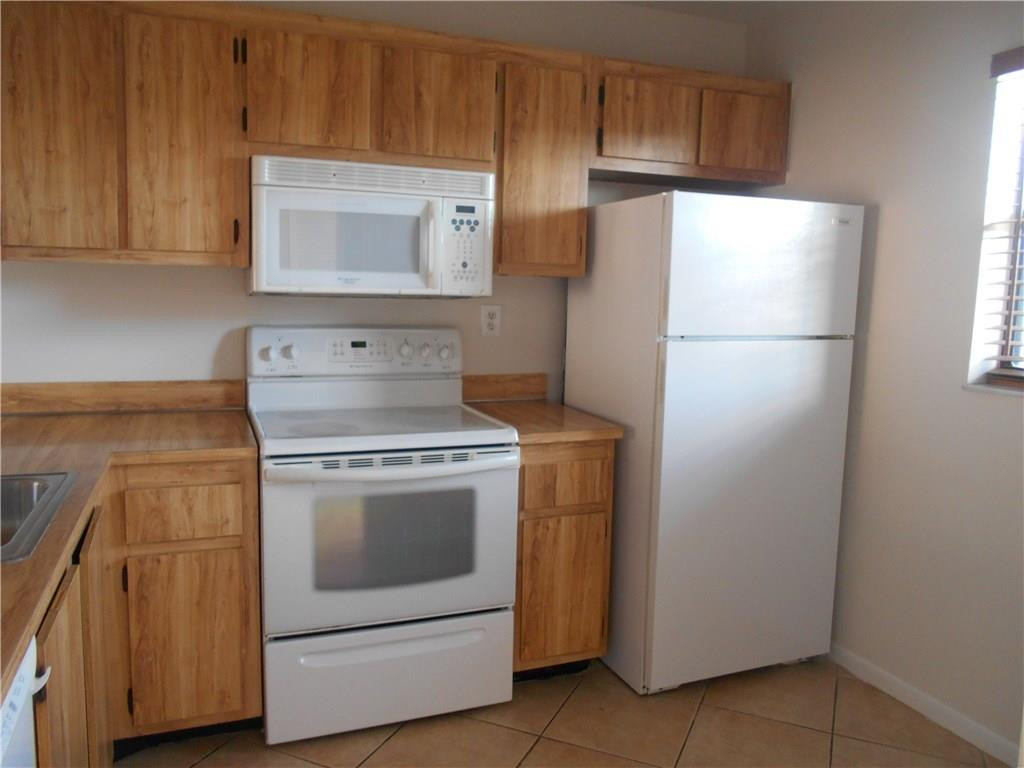 Fairview At Pembroke Poin - Residential Lease