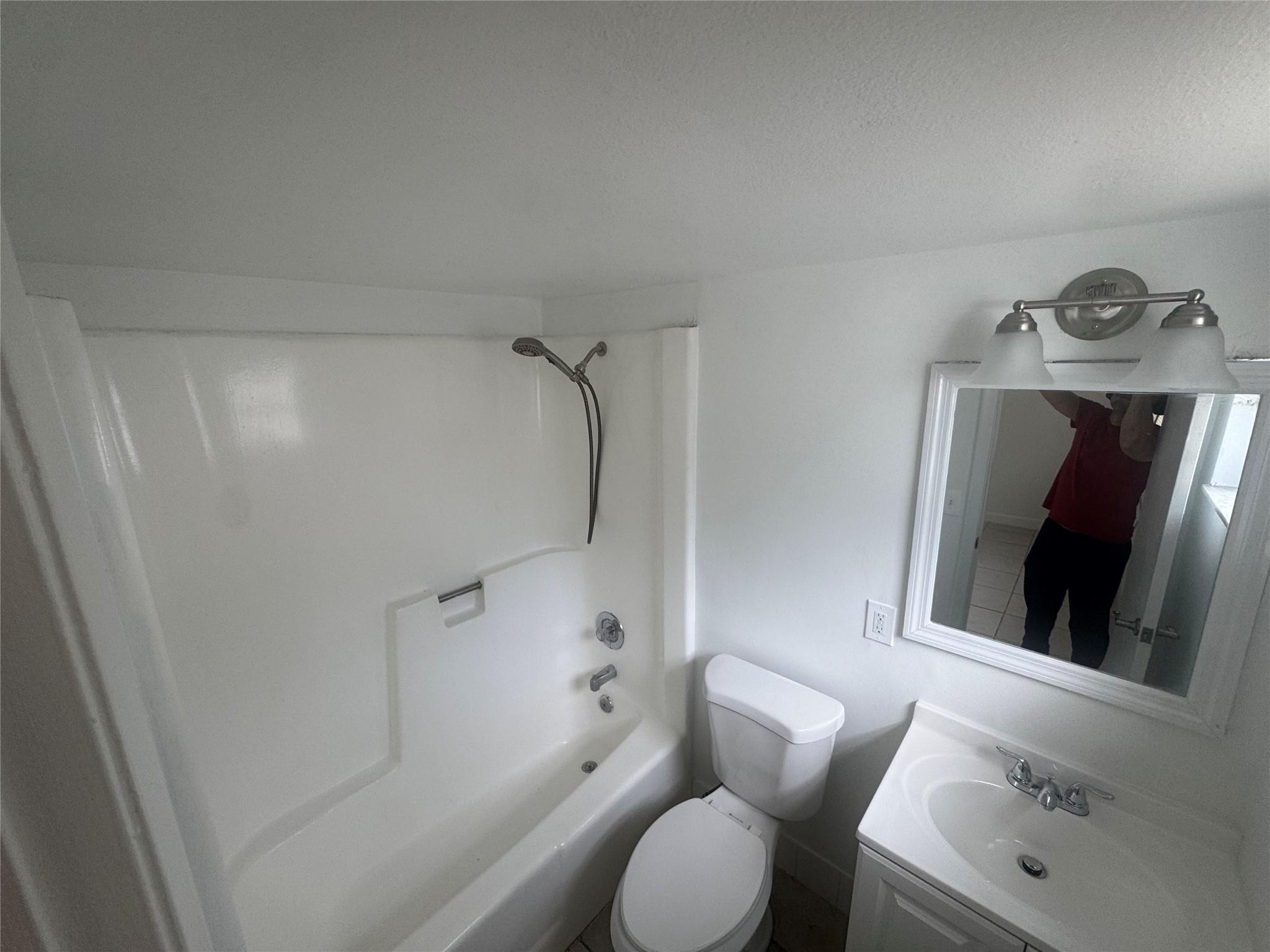 VILLAGE PARK AT OAKLAND C - Residential Lease