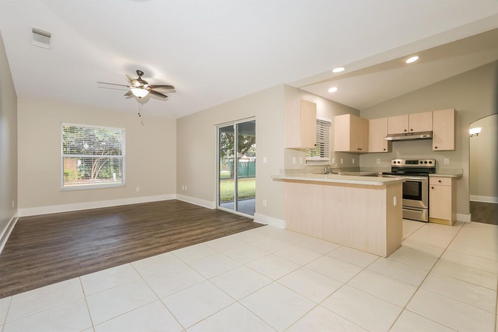 Photo of 708 NE Jordan Terrace, Port Saint Lucie, FL 34983 (MLS # R10987687)