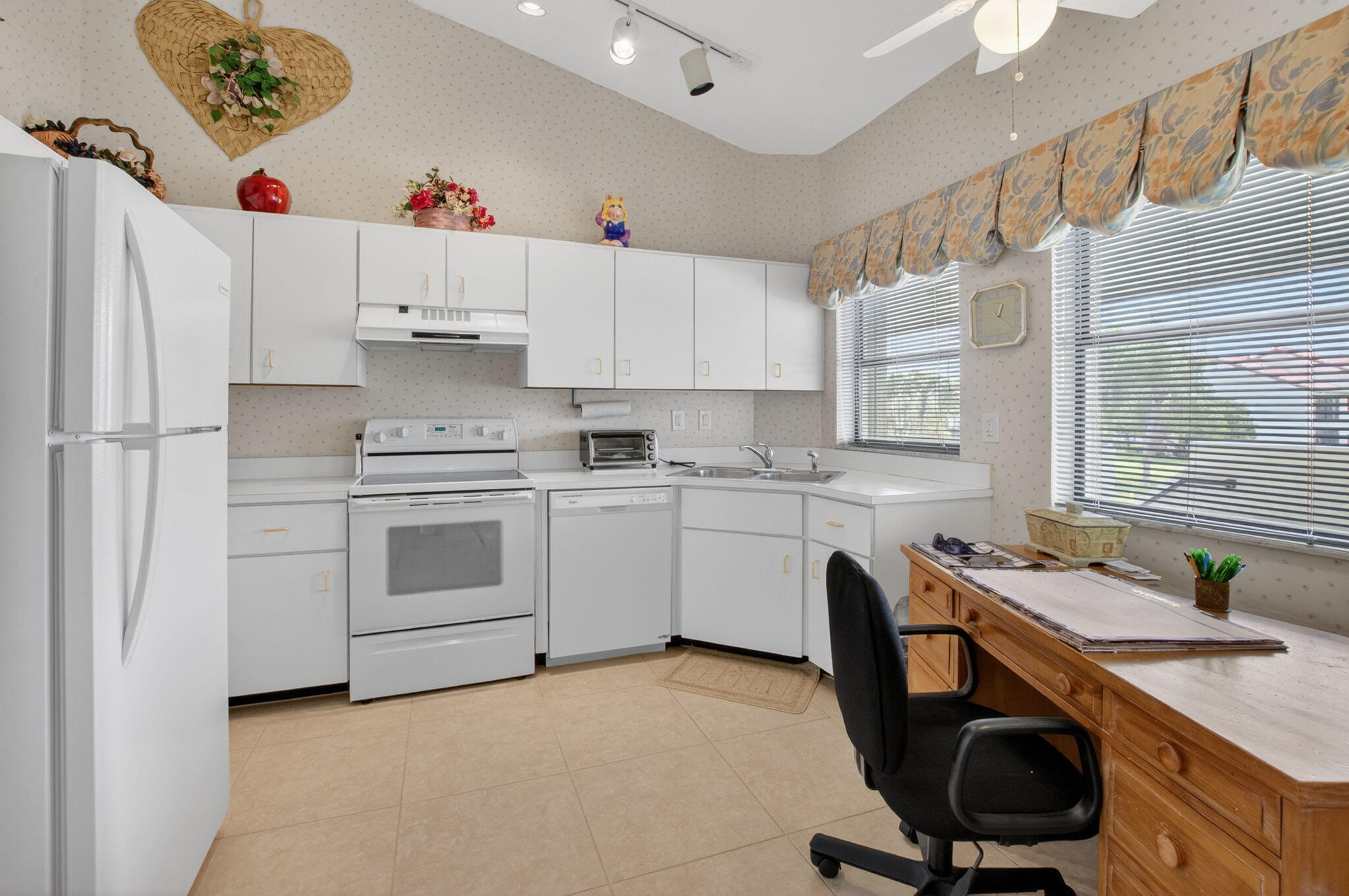 COVES AT PARKWALK CONDO - Residential