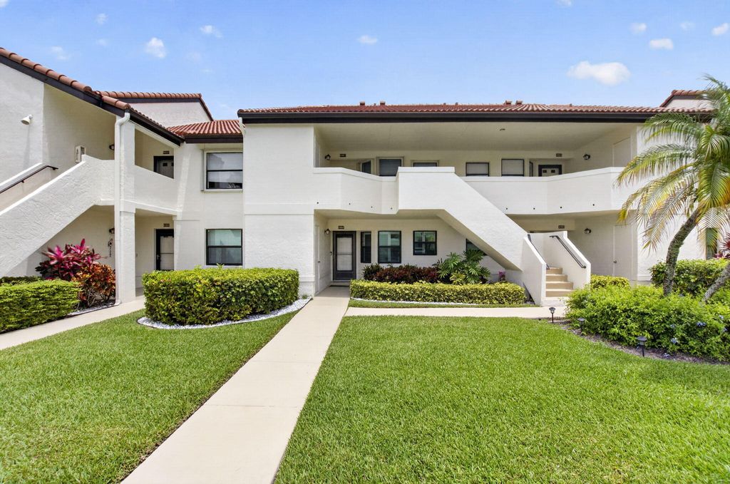 Photo of 5907 Parkwalk Drive, Boynton Beach, FL 33472 (MLS # B26029066)