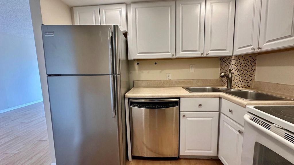 Photo of 1625 SE 10th Avenue #707, Fort Lauderdale, FL 33316 (MLS # F10554132)