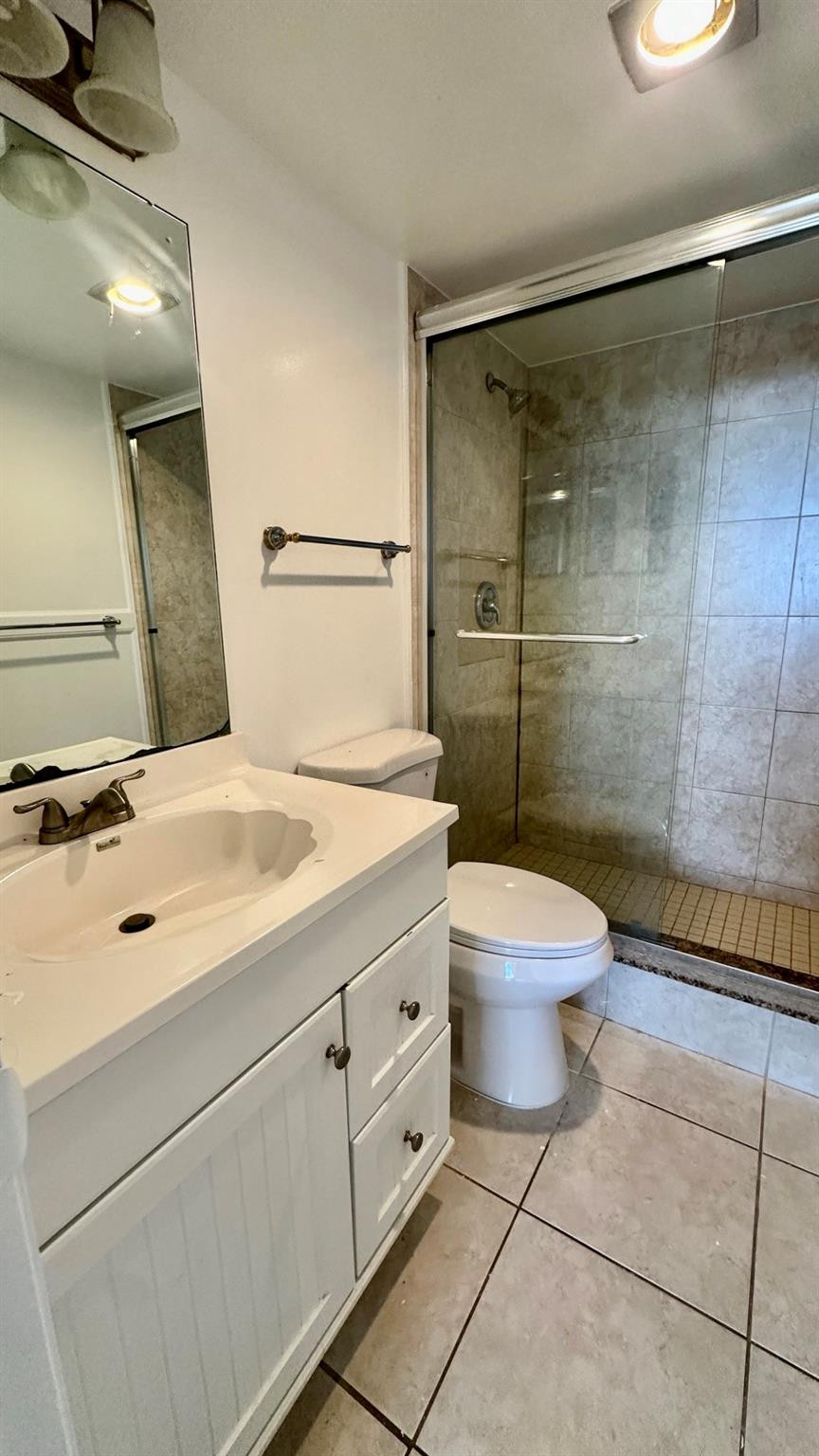 Runaway Bay Condo - Residential Lease