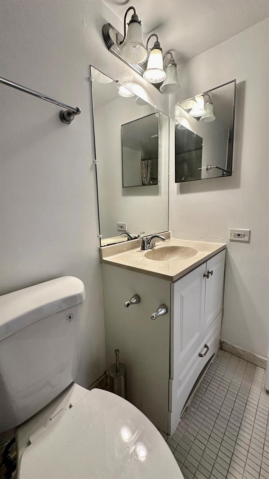 Runaway Bay Condo - Residential Lease