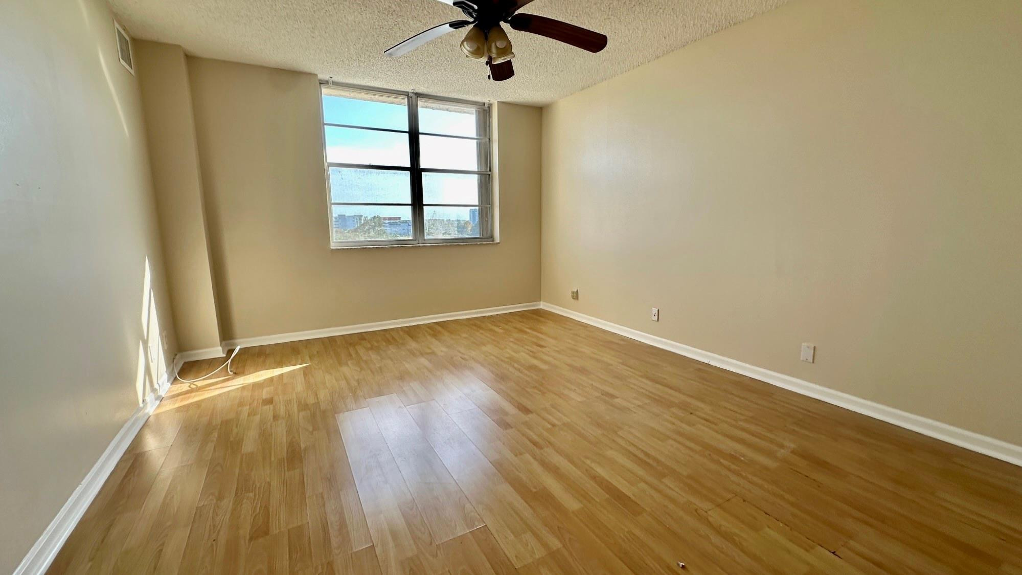 Runaway Bay Condo - Residential Lease