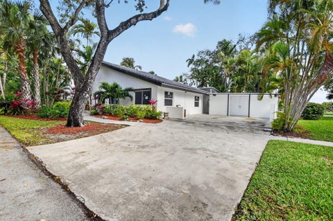 Tiny photo for 4701 NW 1st Place, Deerfield Beach, FL 33442 (MLS # B26020795)