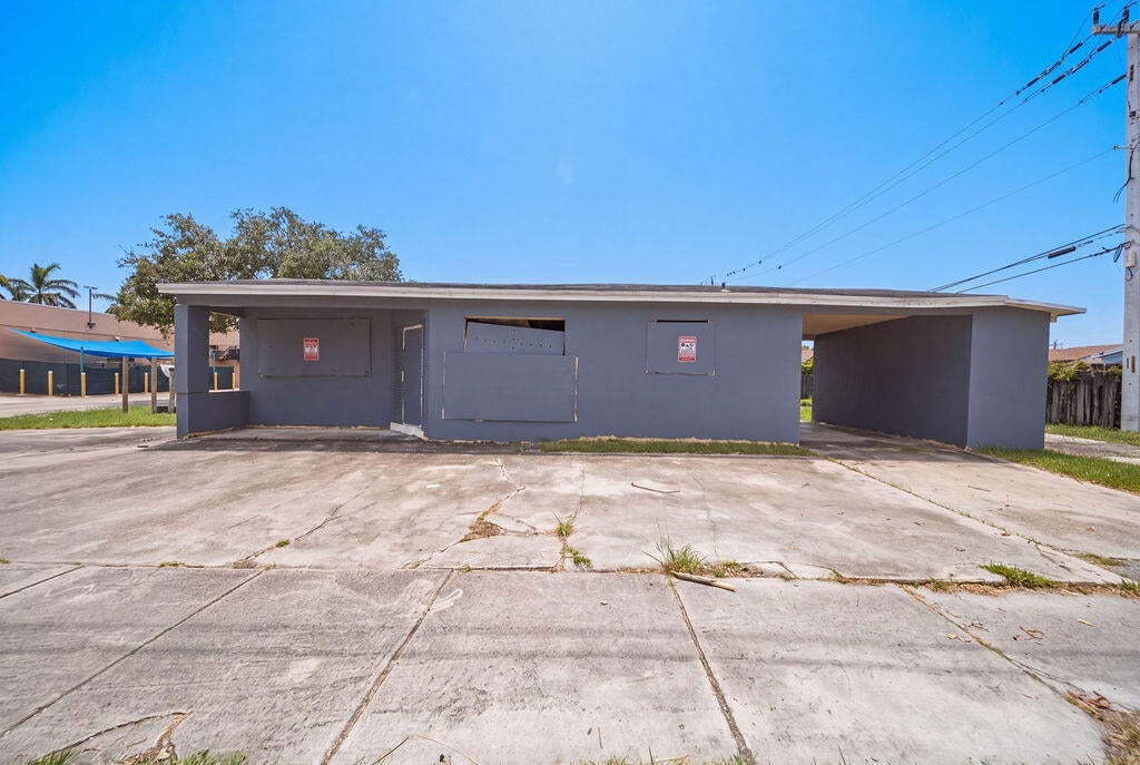 1900 N 66TH Avenue
