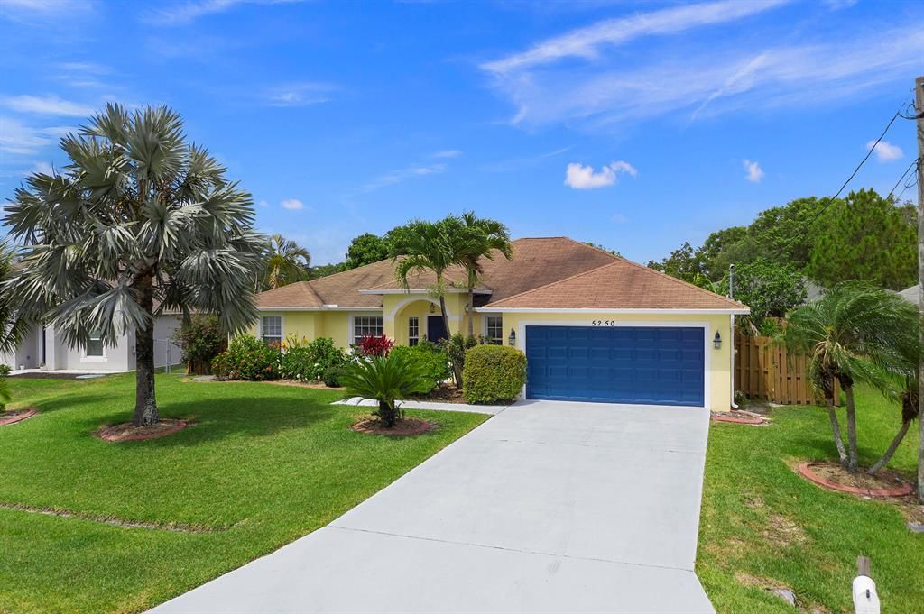 Photo of 5250 NW Mayfield Lane, Port Saint Lucie, FL 34983 (MLS # R10722628)