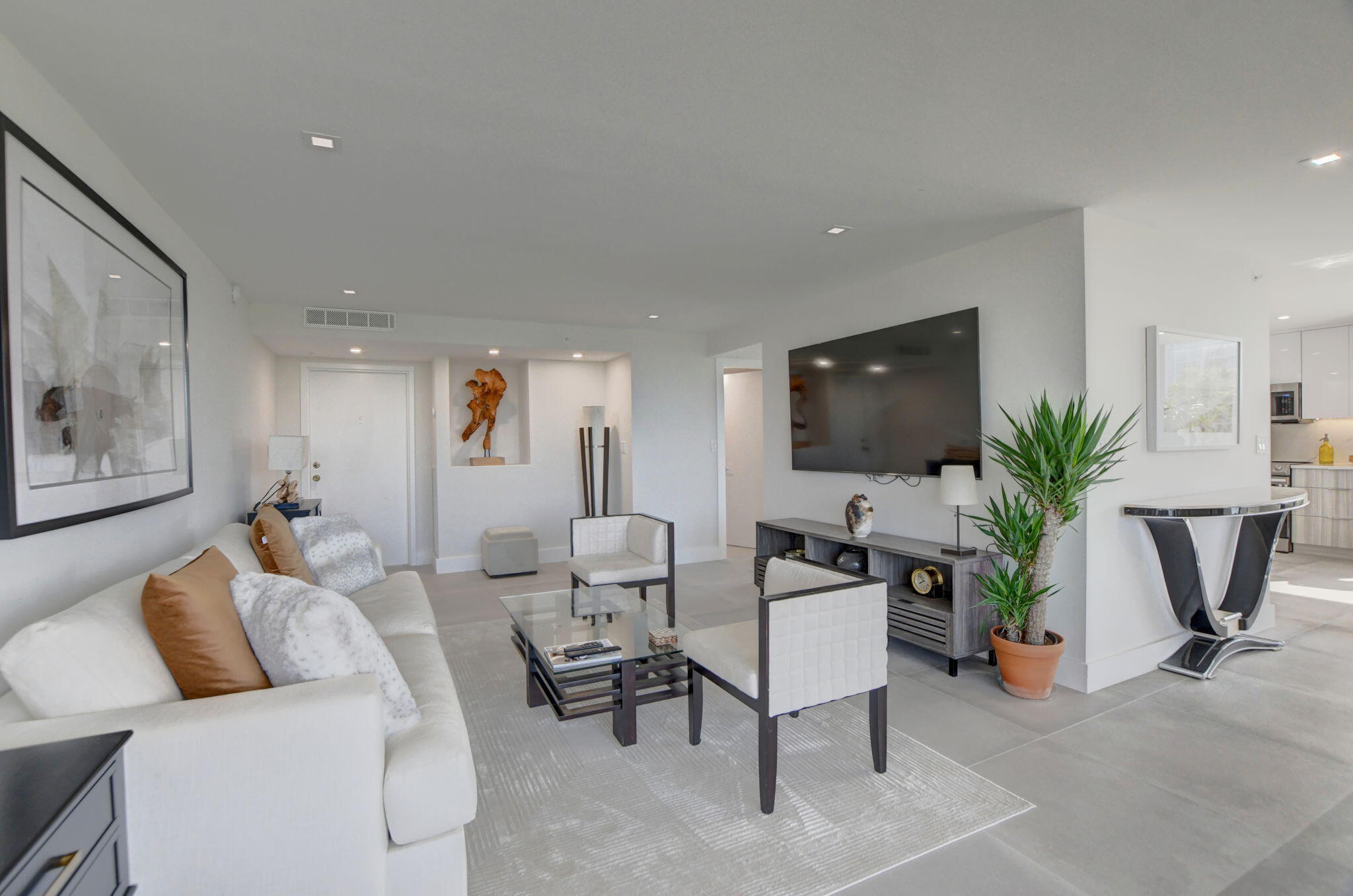 Lakewood Midrise - Residential Lease