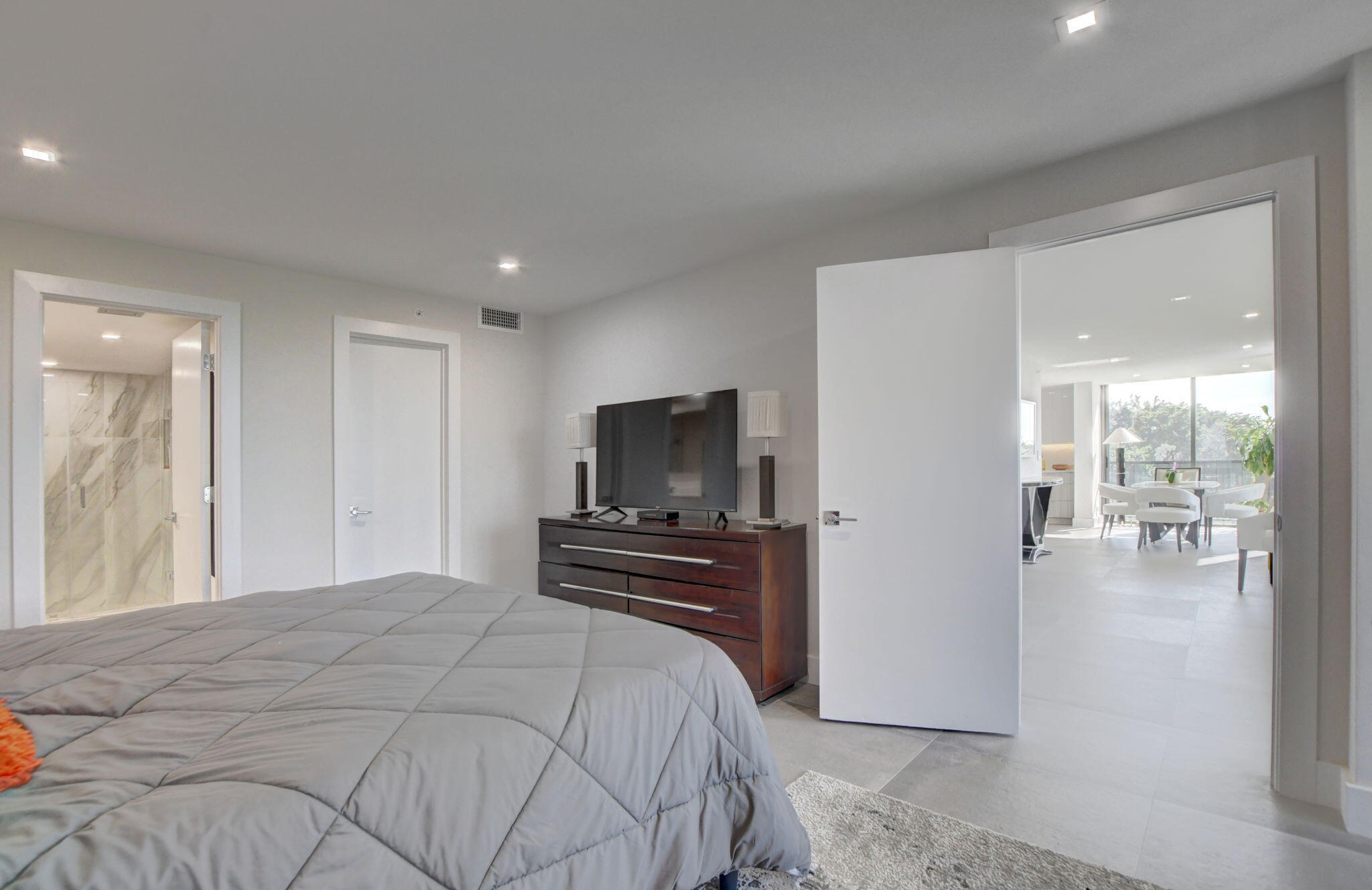 Lakewood Midrise - Residential Lease