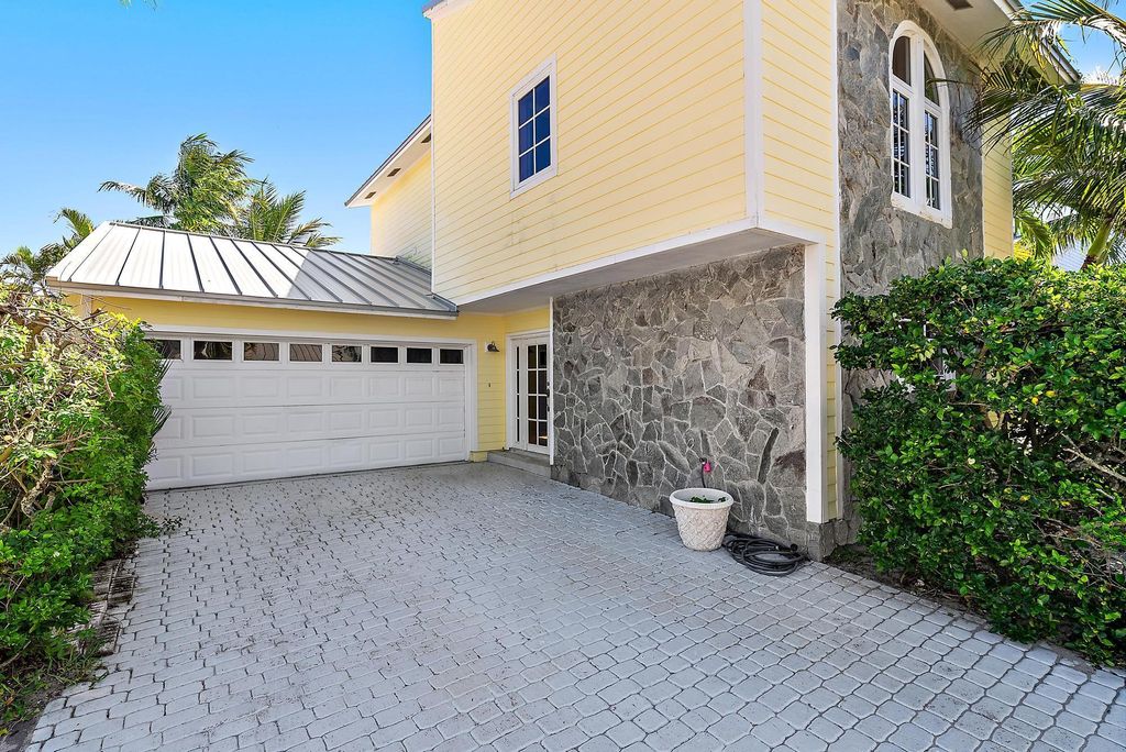 Photo of 301 Xanadu Place, Jupiter, FL 33477 (MLS # R11135470)