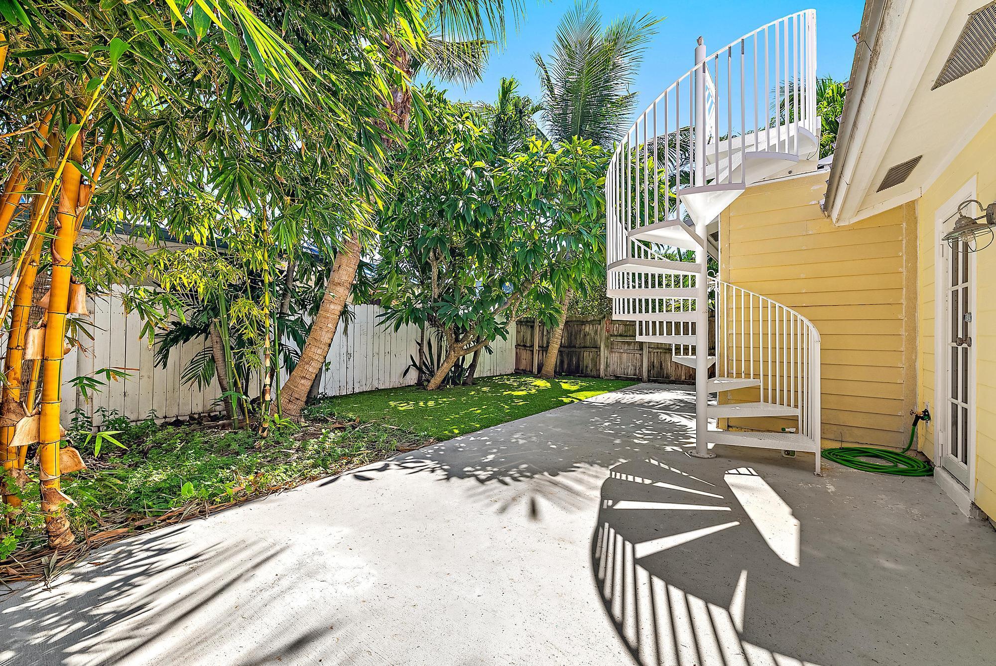 XANADU BY THE SEA - Residential