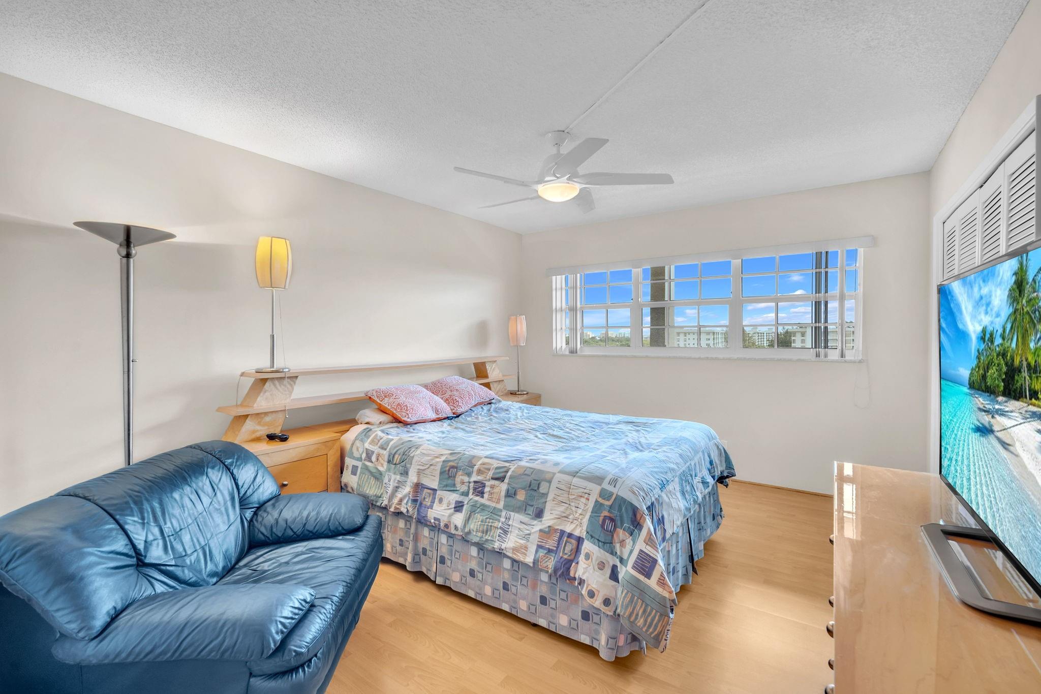 605 Oaks Dr 907