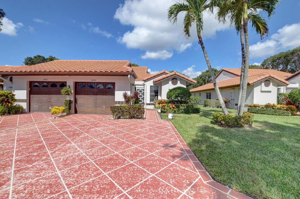 Photo of 6446 Pointe Pleasant Circle, Delray Beach, FL 33484 (MLS # R10933039)