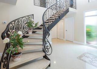 253 Old Meadow Way
