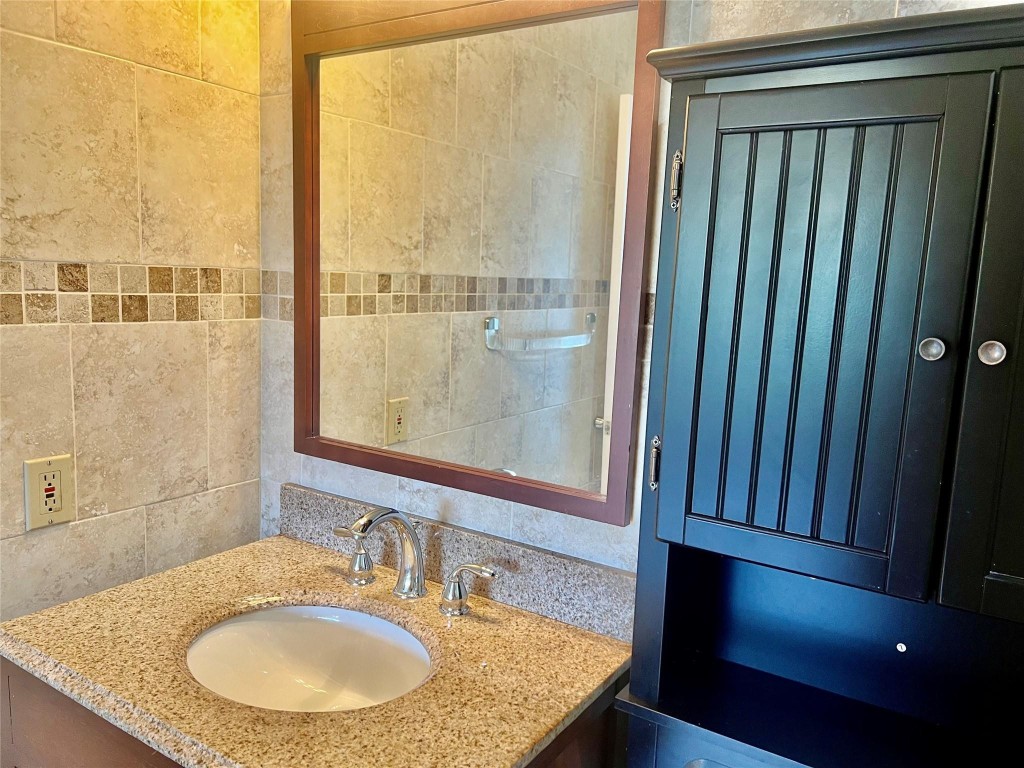 KINGS POINT - Residential Lease