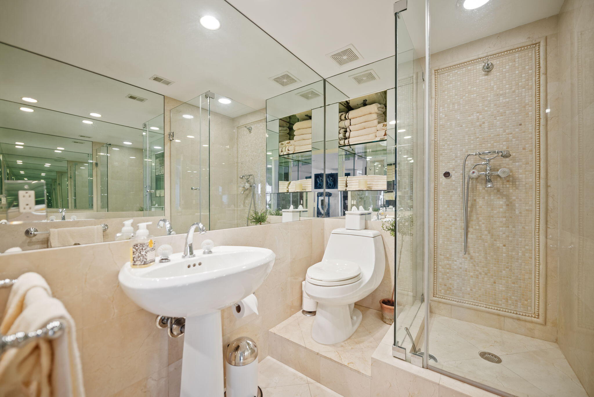 LHERMITAGE II CONDOMINIUM - Residential