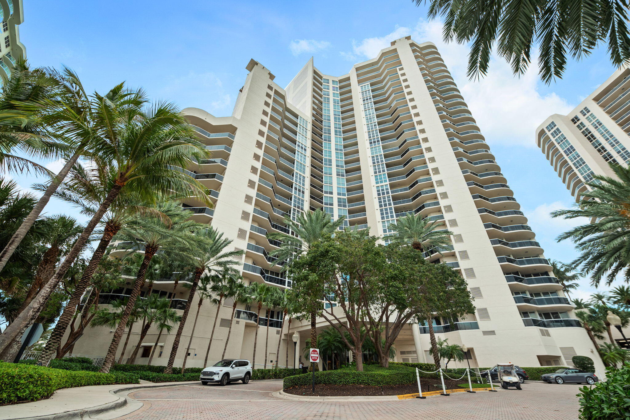 LHERMITAGE II CONDOMINIUM - Residential