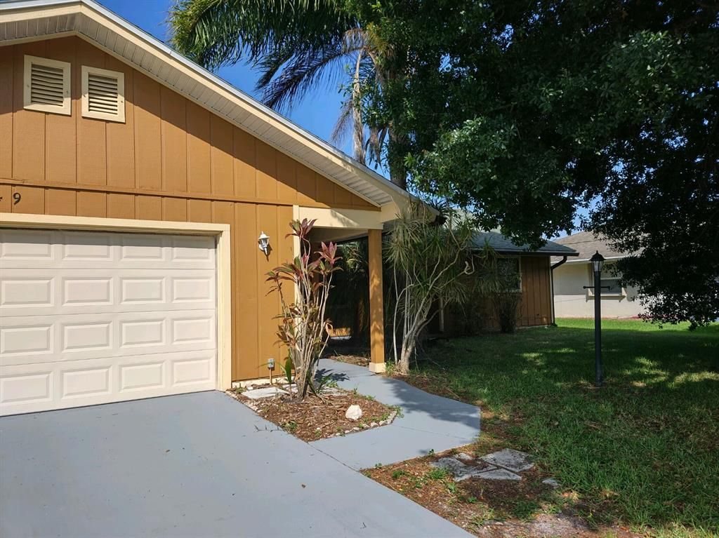 Photo of 1149 SE Clifton Lane, Port Saint Lucie, FL 34983 (MLS # R10713664)