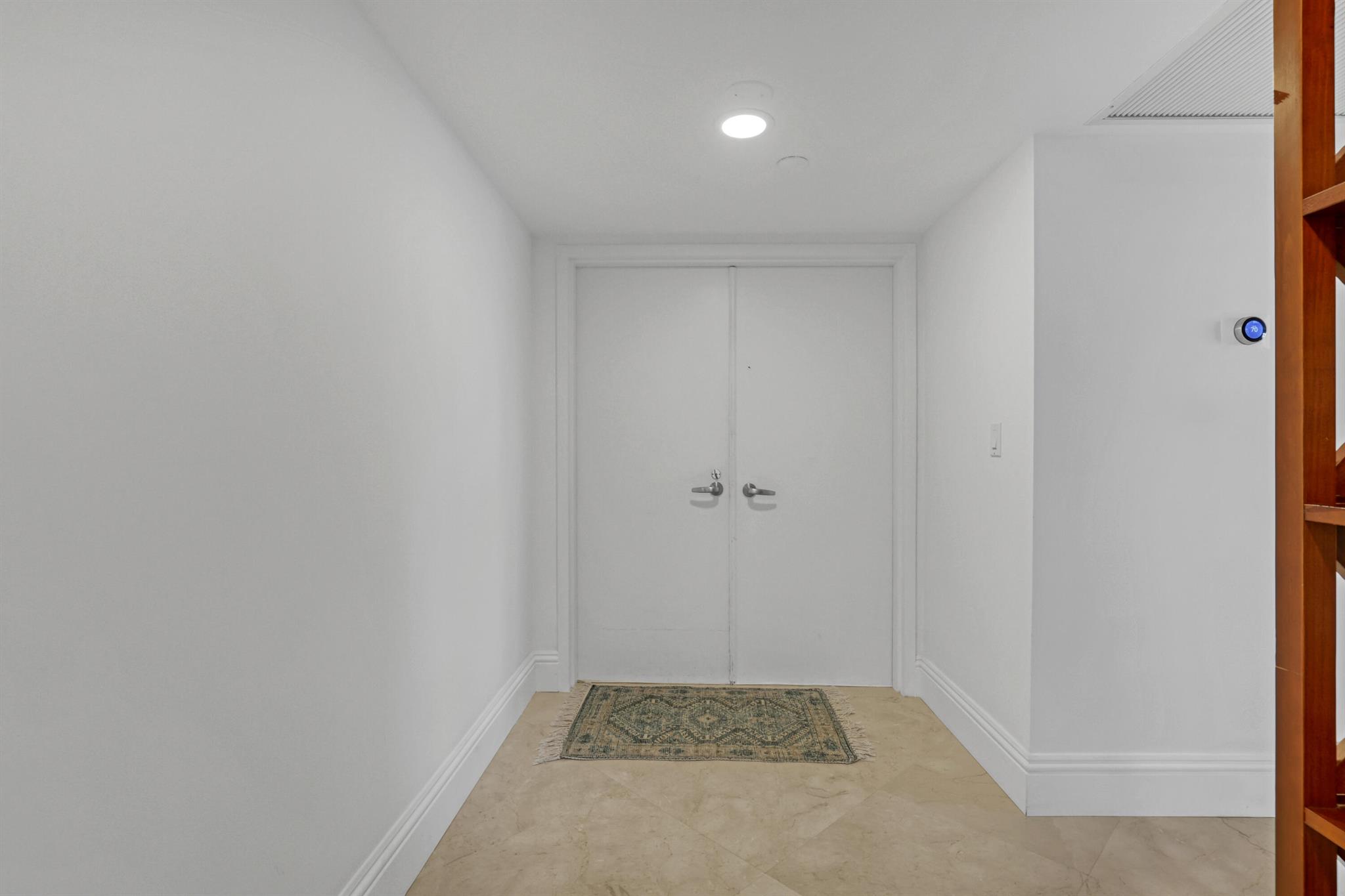 Corniche Condo - Residential Lease