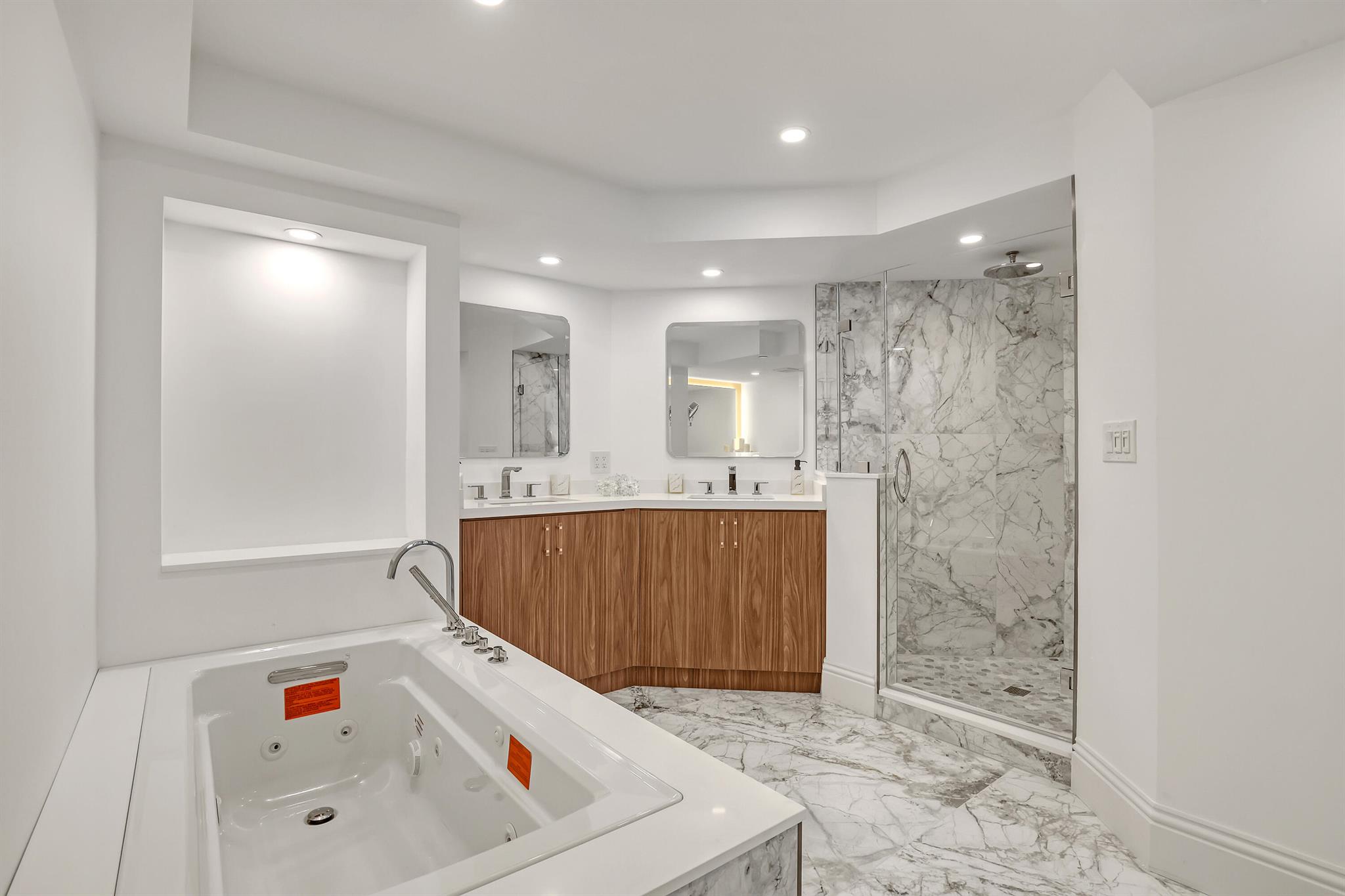 Corniche Condo - Residential Lease