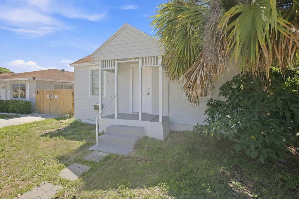 Photo of 611 N Broadway #A, Lantana, FL 33462 (MLS # B26037049)