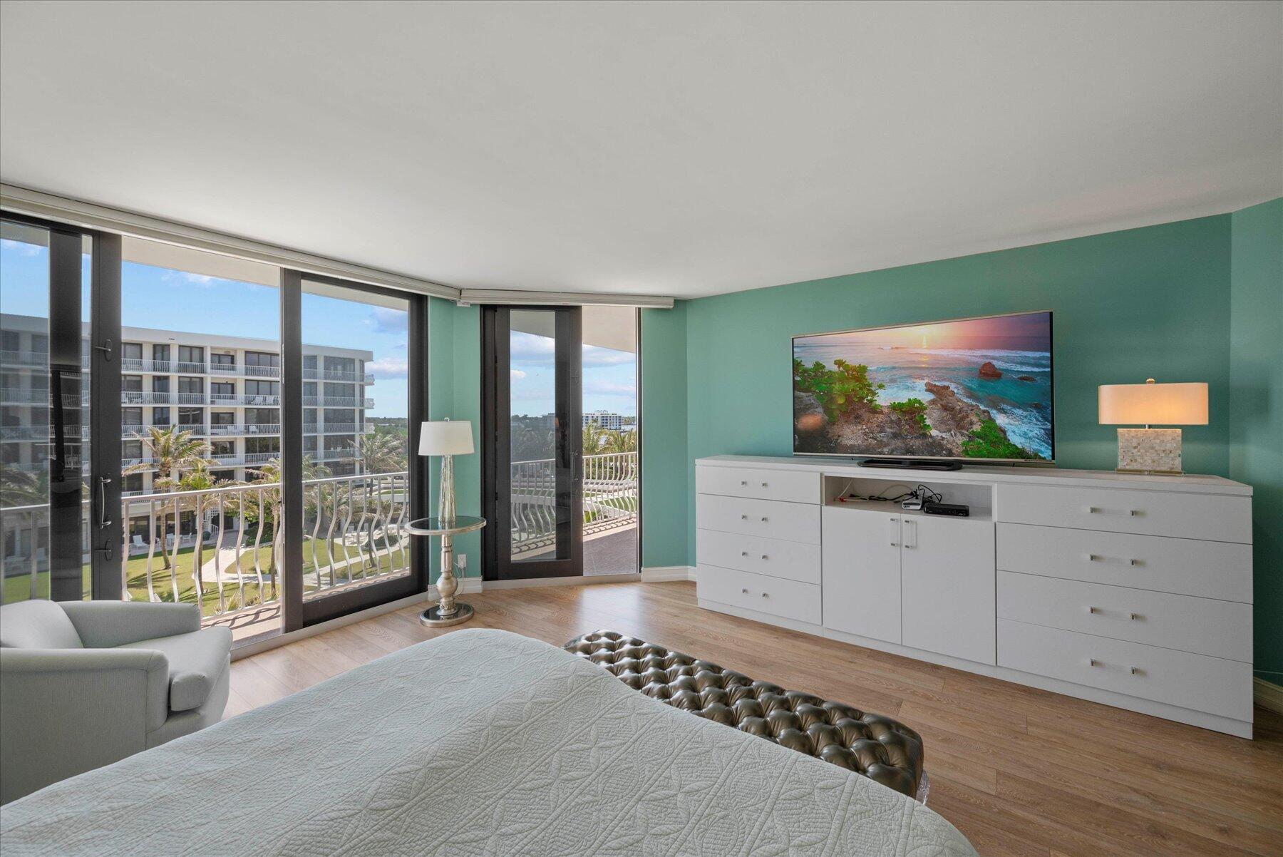 TWO THOUSAND CONDO - Residential