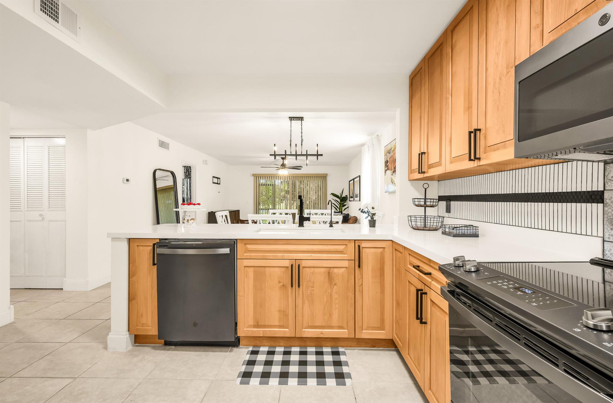 LAGO DEL REY NORTH CONDO - Residential