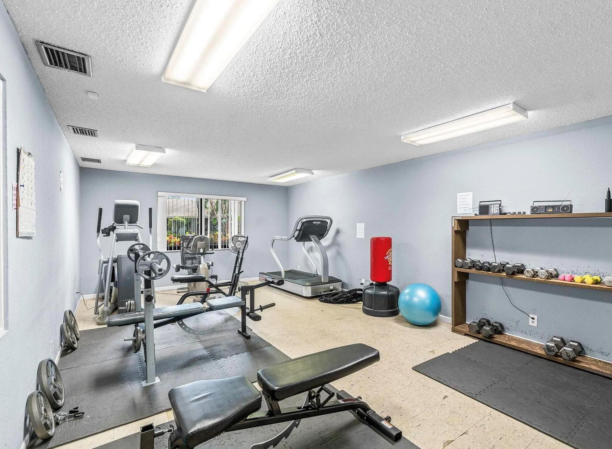 LAGO DEL REY NORTH CONDO - Residential