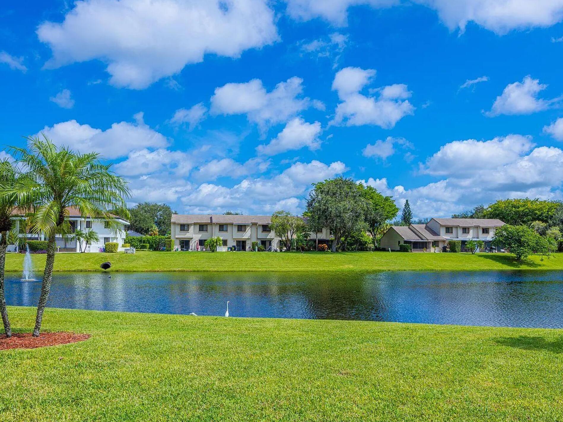 LAGO DEL REY NORTH CONDO - Residential