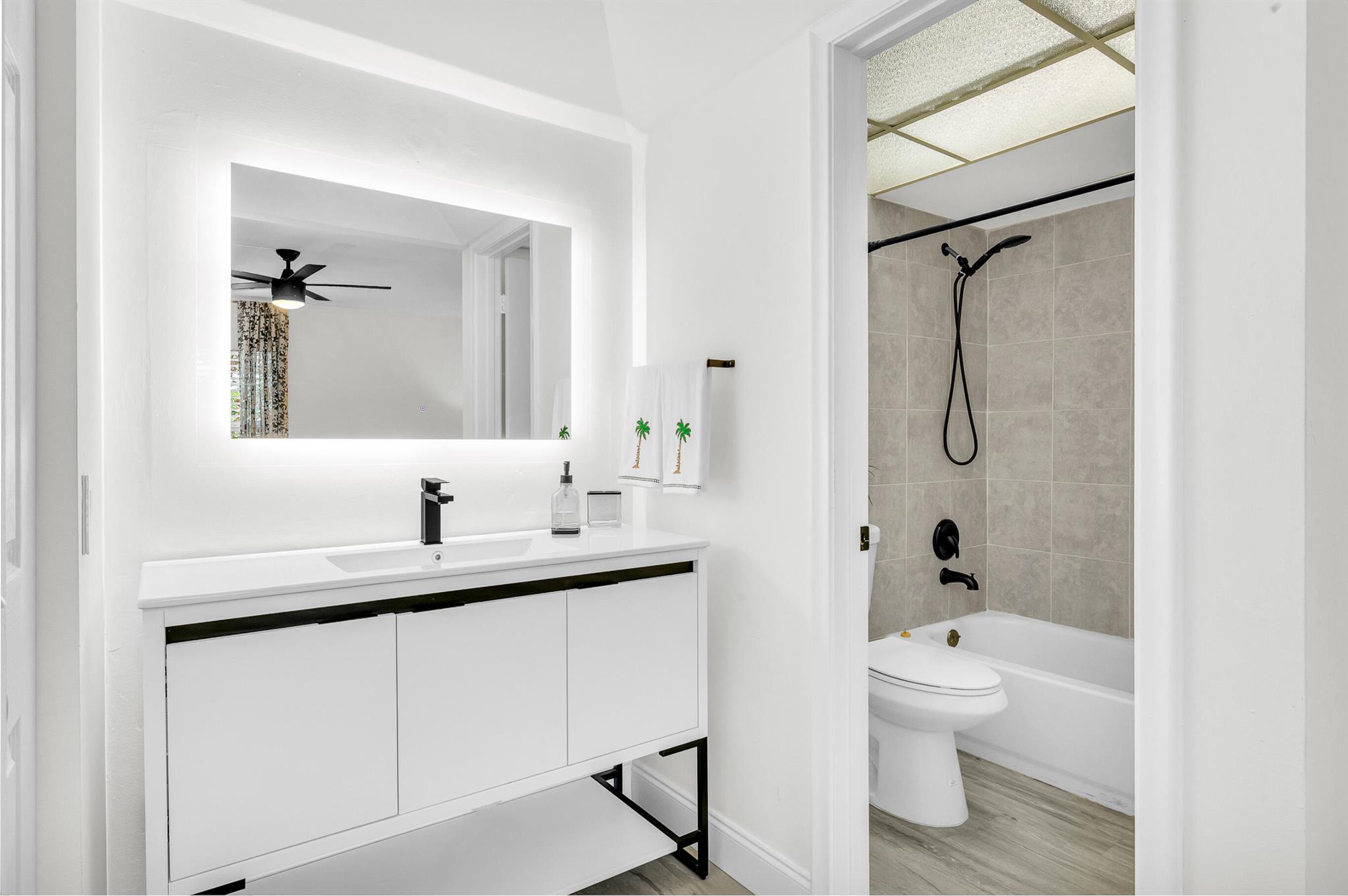 LAGO DEL REY NORTH CONDO - Residential