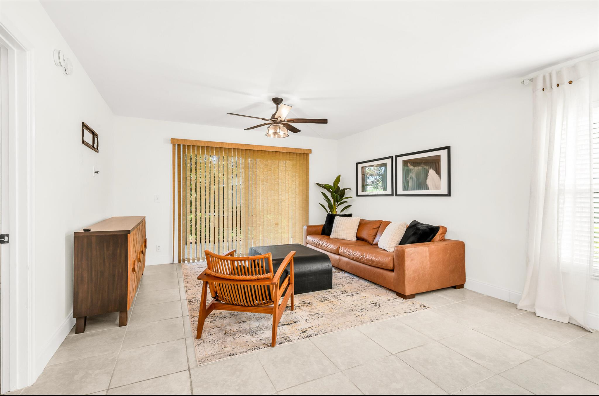 LAGO DEL REY NORTH CONDO - Residential