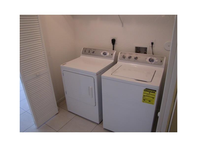 Las Brisas - Residential